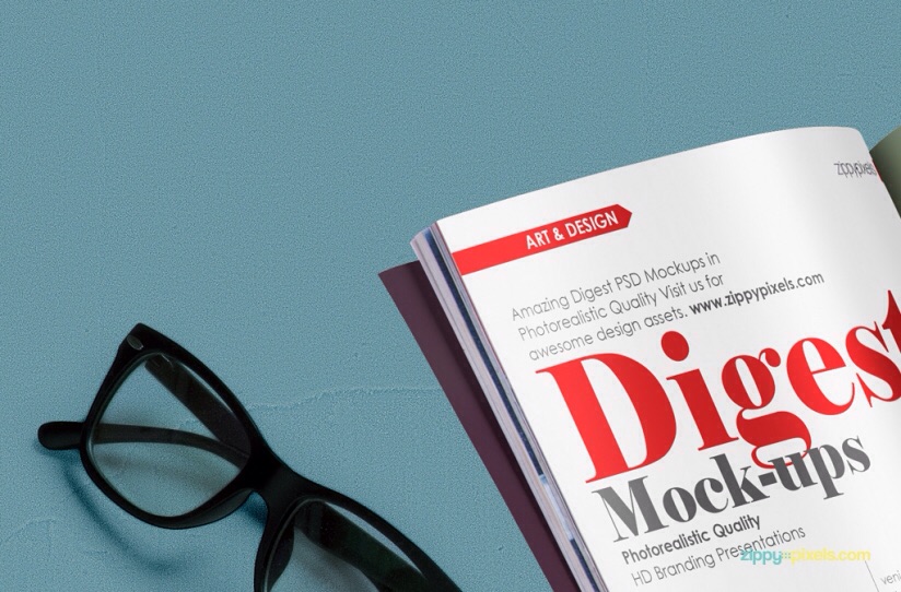 Мокап журнала в руках, очки, скачать бесплатно free magazine mockup