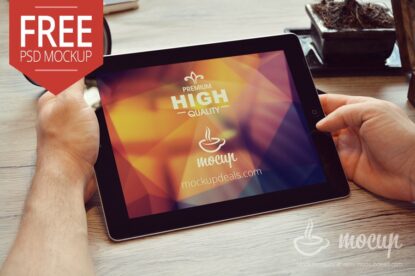 Ipad в руках мокап скачать бесплатно